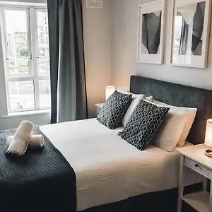 Harbour Square House Apartment